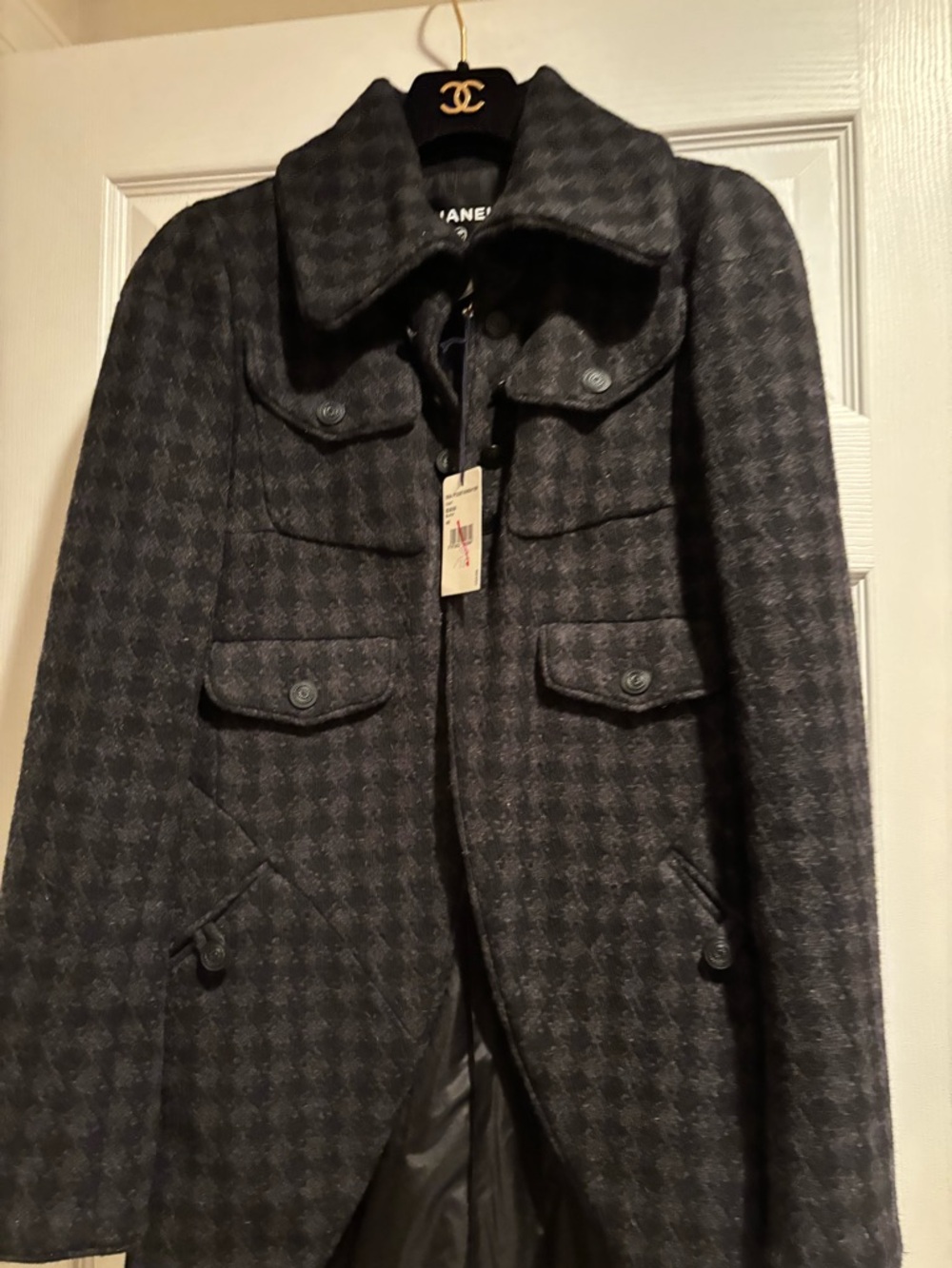 NWT CHANEL Black Houndstooth Wool Coat with Buttoned Flap Pockets
